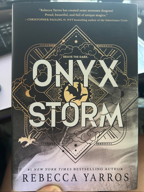 Other - Onyx Storm by Rebecca Yarros — Deluxe Edition Hardcover with Painted Edges